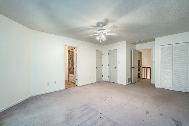 Building Photo - 305 Piney Mountain Dr