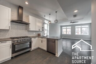 Building Photo - 3255 N Elston Ave