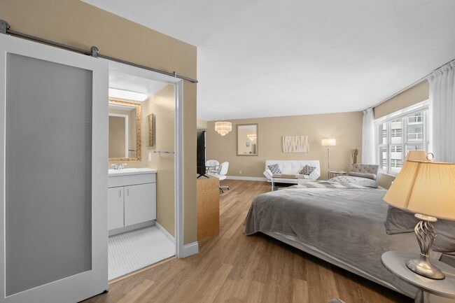 Building Photo - 3700 Galt Ocean Dr