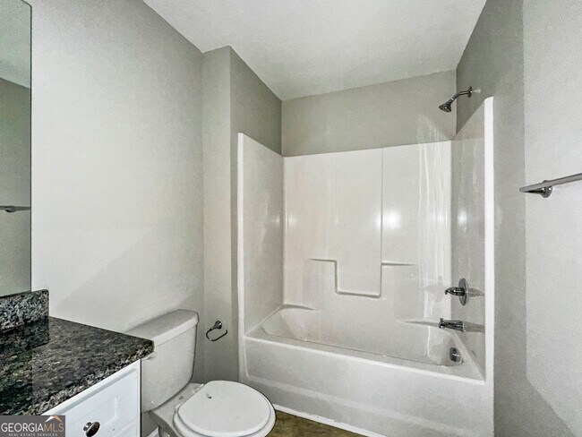 Building Photo - 212 Daisy Cir