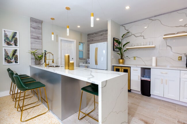 Building Photo - 1029 79th St