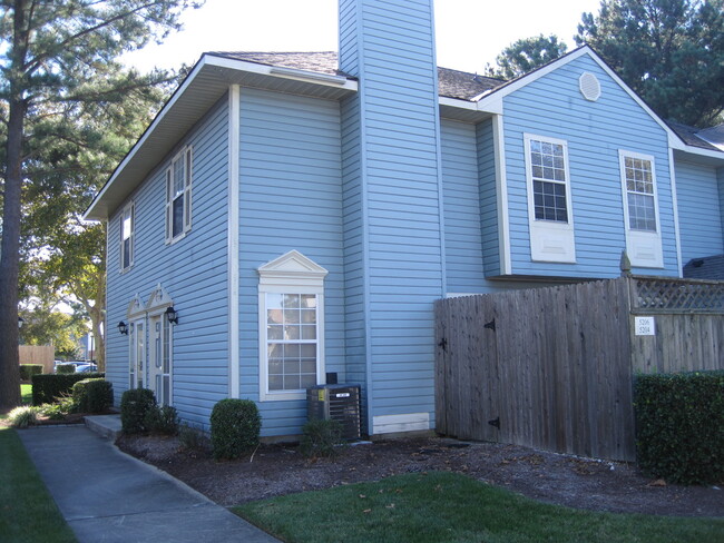 Primary Photo - Nice condo in the heart of Kempsville