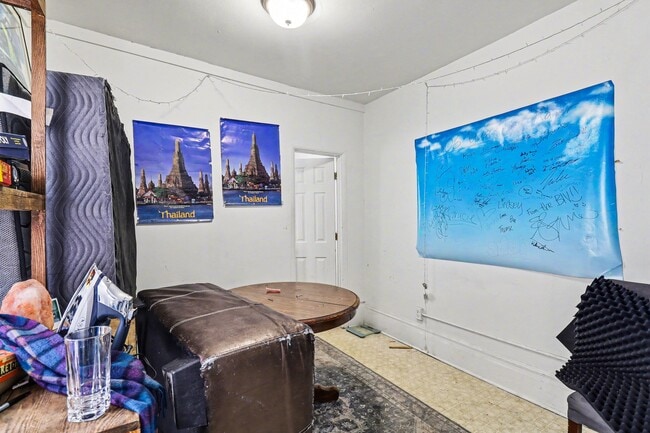 Building Photo - 606 Catherine St