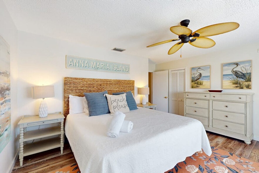 Building Photo - 525 Loquat Dr