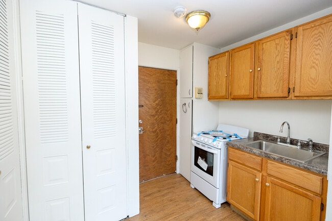Building Photo - Garfield Ave Apartments | 2323