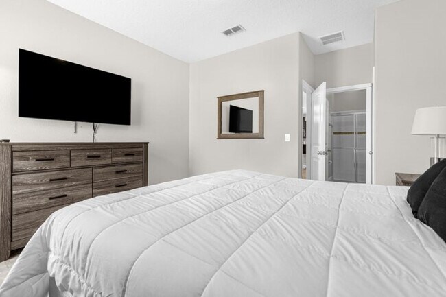 Building Photo - 4159 Oak Tree Dr