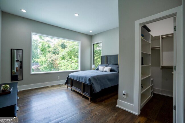 Building Photo - 1099 Vista Trail NE