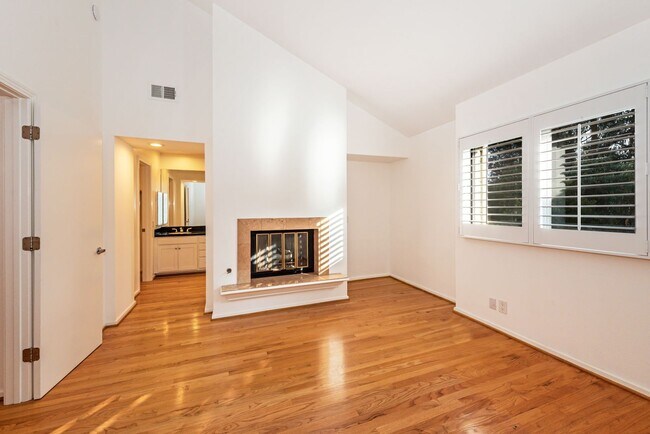 Building Photo - 923 Weldon Rd