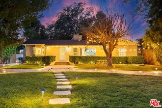 Building Photo - 8345 White Oak Ave