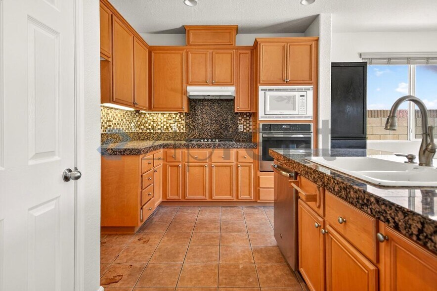 Building Photo - 6304 Starview Dr