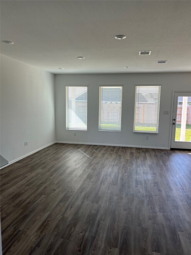 Building Photo - 7419 Bartoncliff Dr