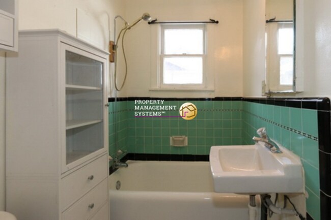 Building Photo - 309sa - S