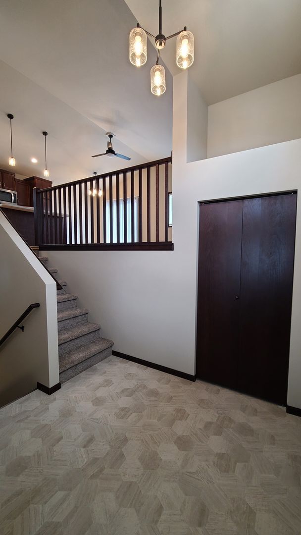 Building Photo - Modern 3 Bedroom Home with Garage & Fenced Yard for Rent!