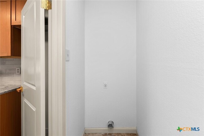 Building Photo - 1808 Moonlight Dr