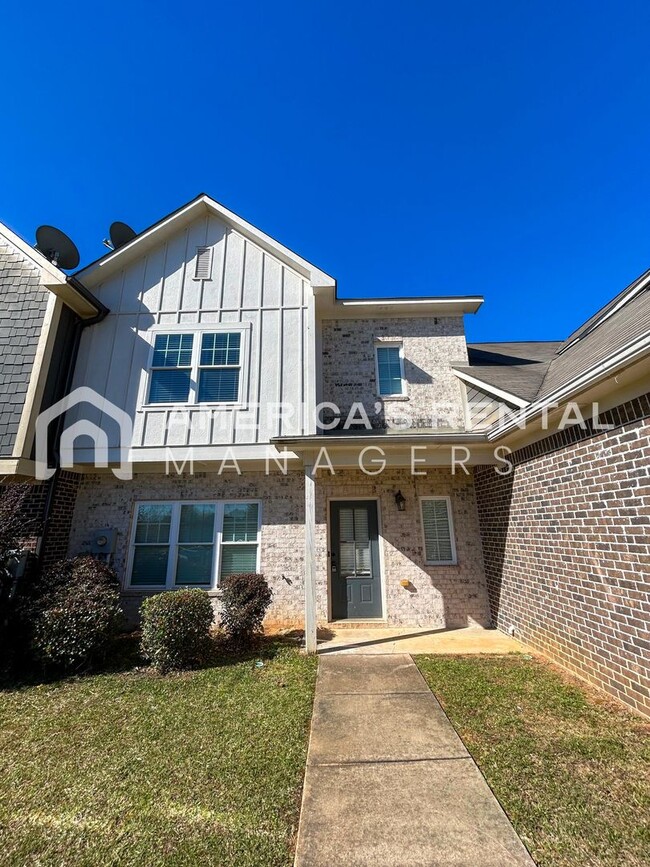 Building Photo - DEPOSIT PENDING! Town Home Available For Rent in Chelsea... Available to View Now!