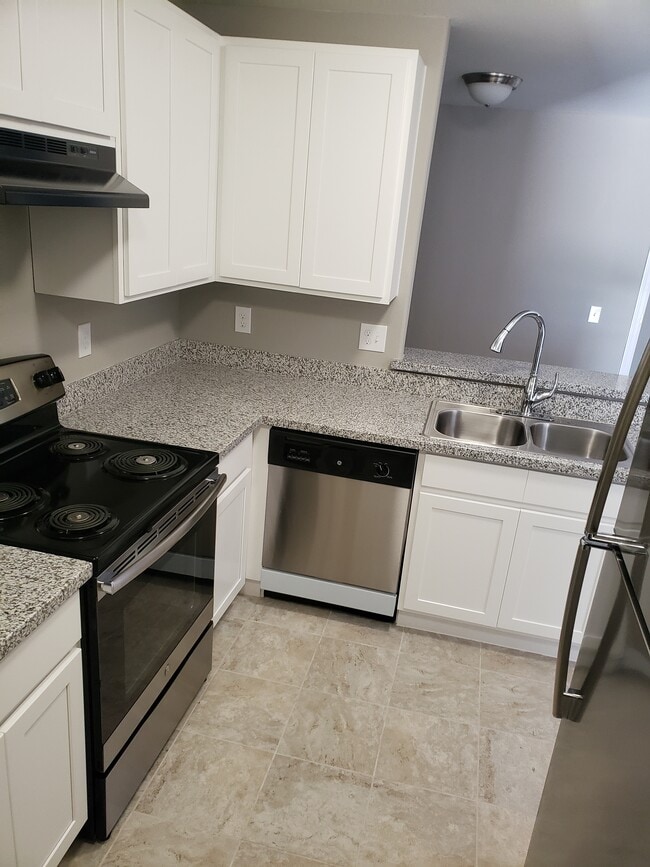 Building Photo - Henderson Gove