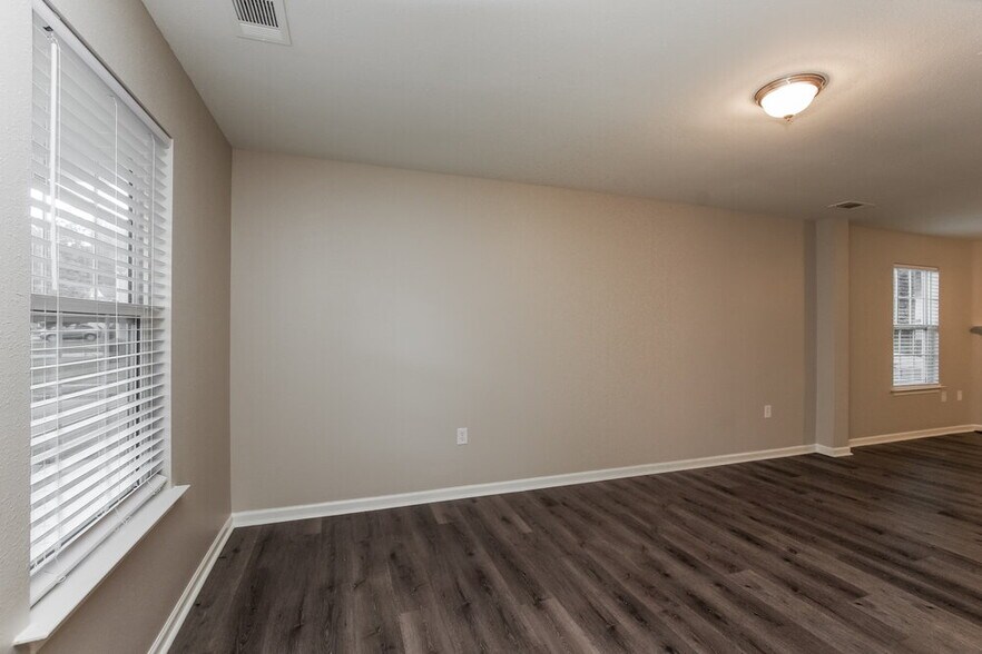 Building Photo - 2224 Gooseberry Rd