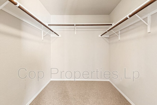 Building Photo - 12638 Red Maple Way