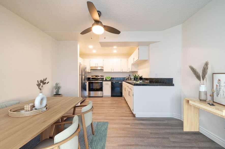 Interior Photo - Casa De Flores