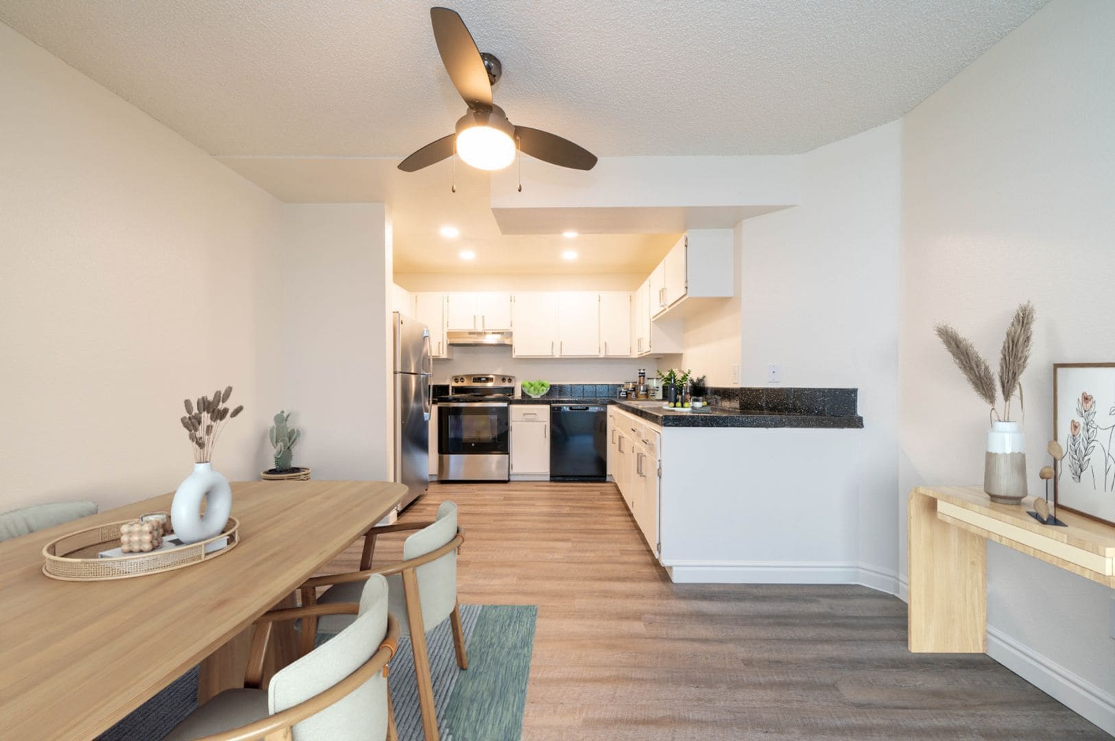 Interior Photo - Casa De Flores