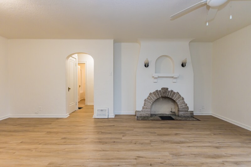 Building Photo - 4545 Calumet Ave