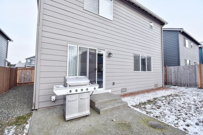 Building Photo - 6923 Sweetgum Ave NE