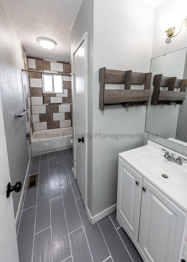 Building Photo - Cozy 3 Bedroom House in Southeast Colorado Springs