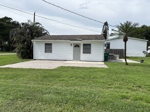 Building Photo - 2912 SE 29th Terrace