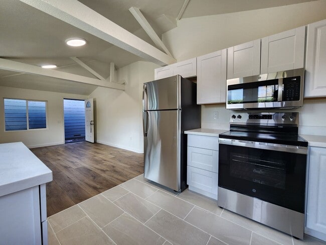 Building Photo - 715 Boyes Blvd