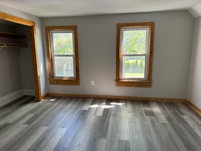 Building Photo - 126 Parsells Ave