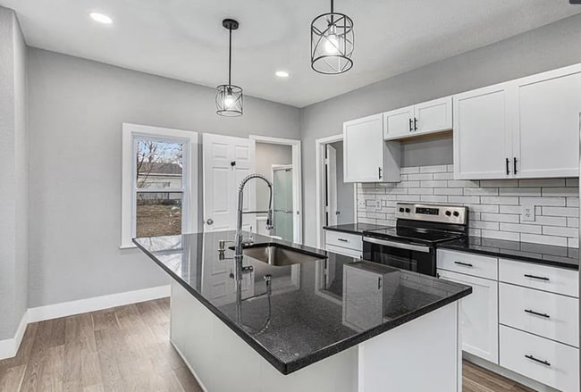 Building Photo - Modern Charm Meets Historic Character – Re...