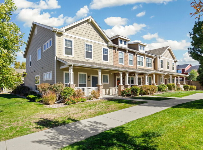 Building Photo - Spacious End-Unit Townhome with Greenbelt Views and Detached 2-Car Garage