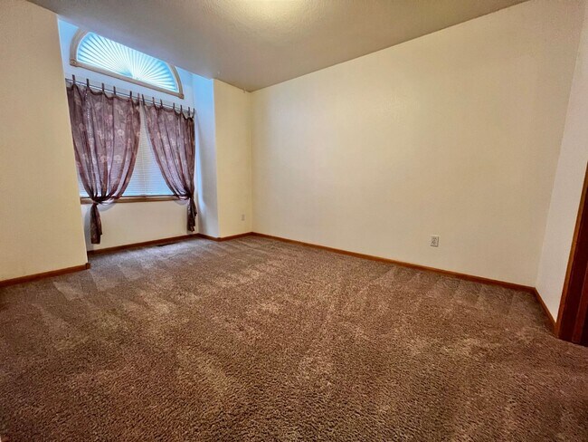 Building Photo - Charming 2-Bedroom Townhome in SW Fort Collins