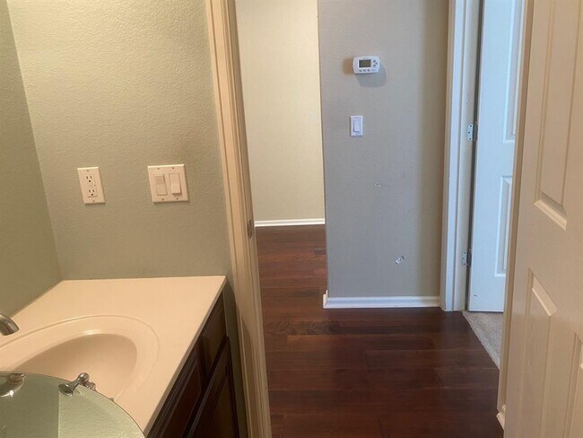 Building Photo - 721 Independence Creek Ln