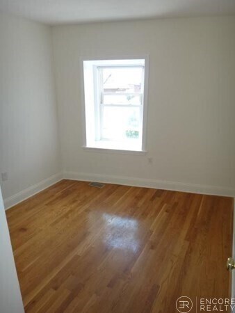 Building Photo - 147 Marcella St