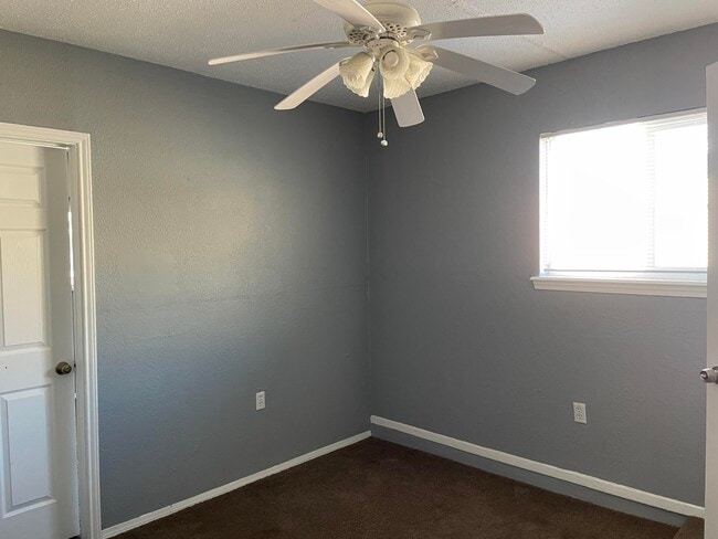 Building Photo - 8137 Staghorn Dr