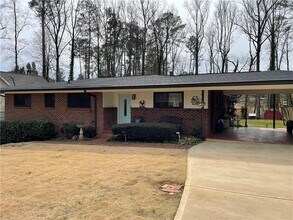Building Photo - 3499 Fairway Dr
