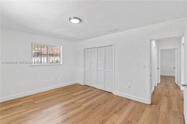 Building Photo - 361 E 39th St