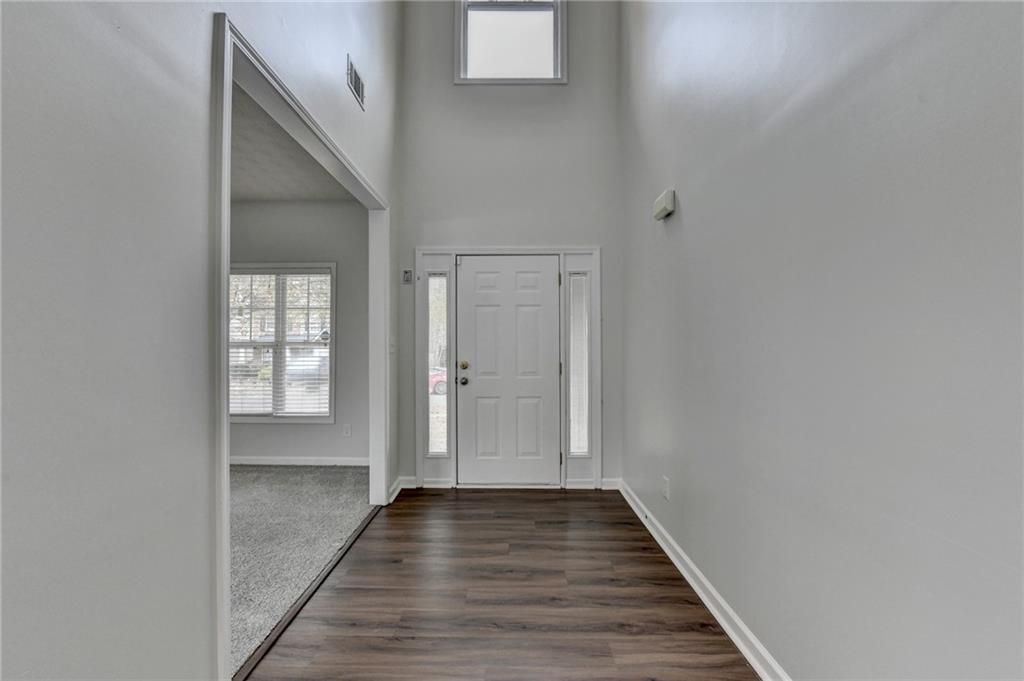 Building Photo - 6670 Island Pointe Dr