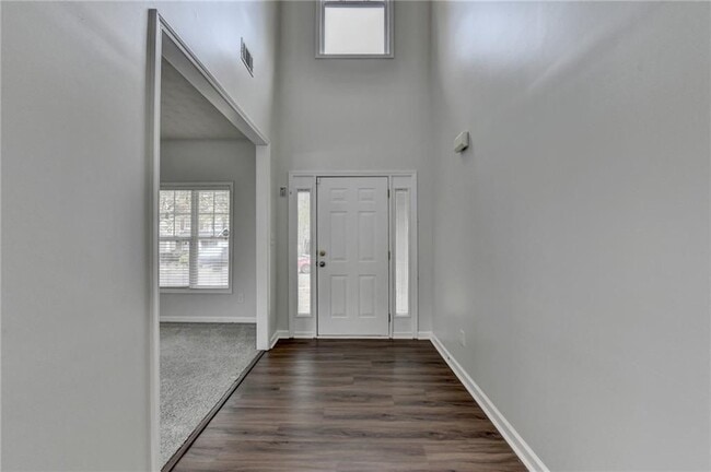 Building Photo - 6670 Island Pointe Dr
