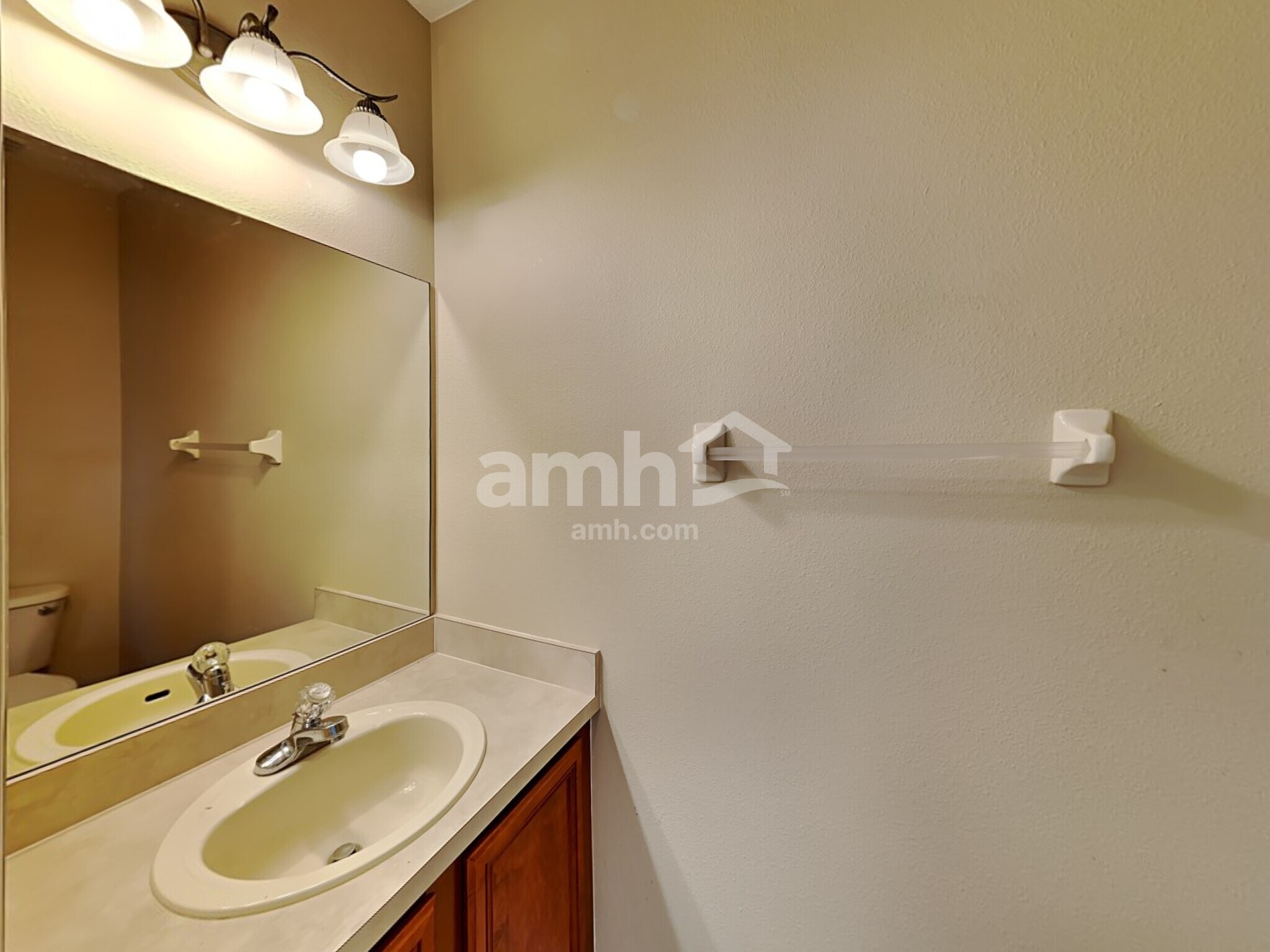 Building Photo - 7009 Cascades Ct