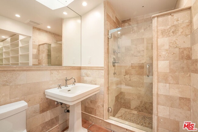 Building Photo - 2228 Prospect Ave