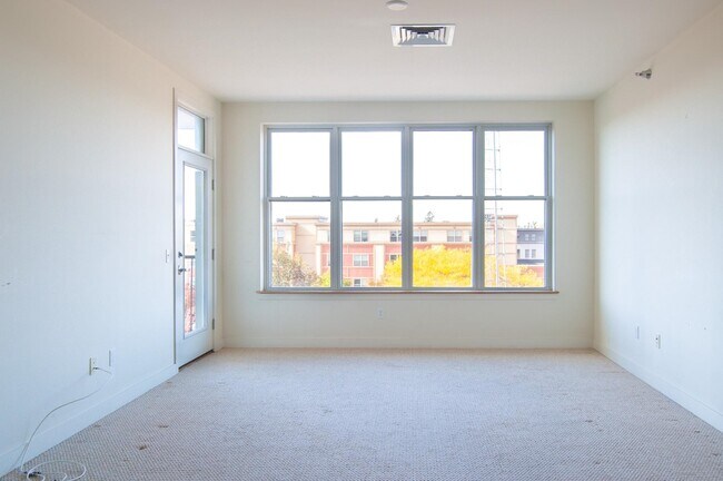 Building Photo - 410 Farrell St