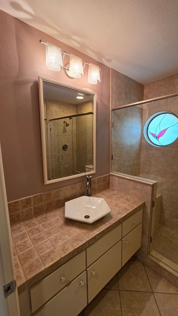 Building Photo - Golf Course Living in a Gated Harbor Hills Country Club – Lady Lake, FL