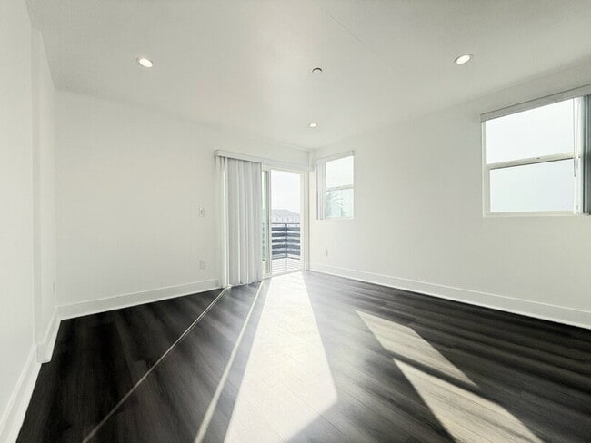 Building Photo - 2853 Cincinnati St