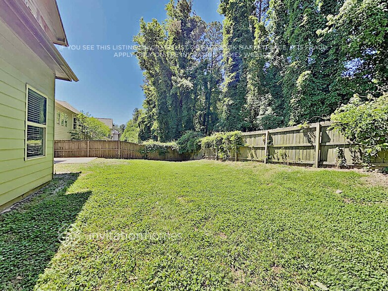 Building Photo - 1972 Binnies Way