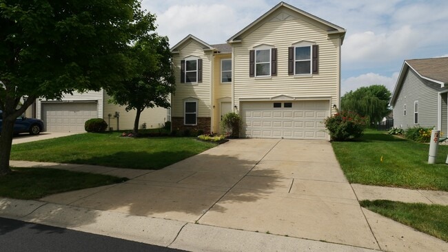 Building Photo - 898 Stonehurst Dr