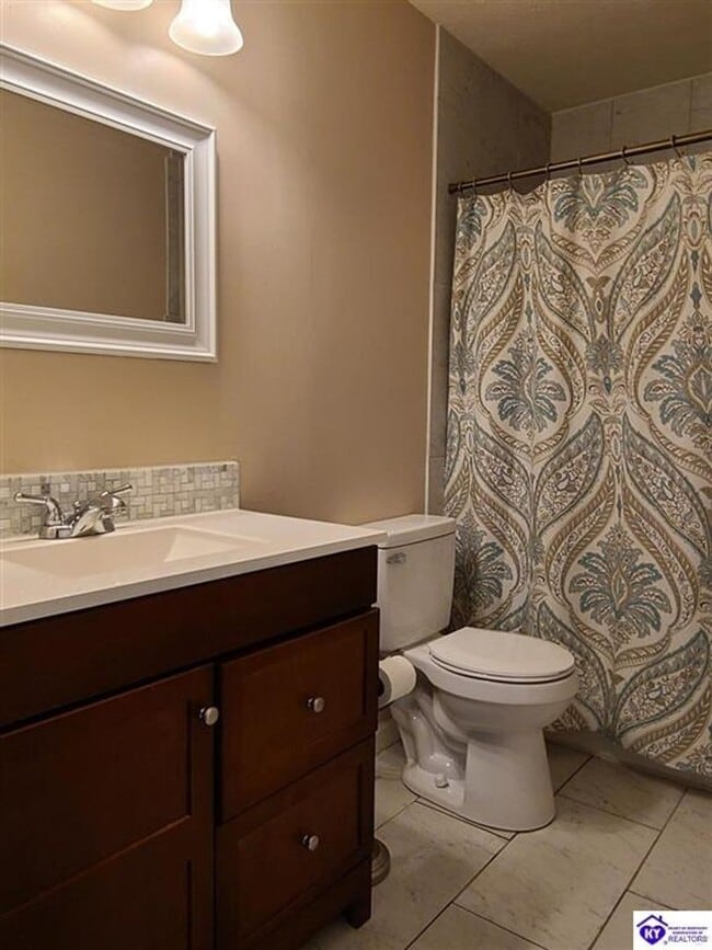 Building Photo - 1506 W Elm Rd