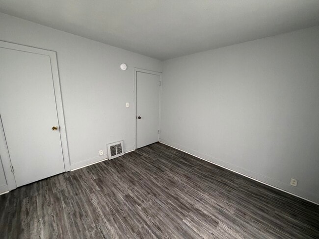 Building Photo - 1221 Williams-E
