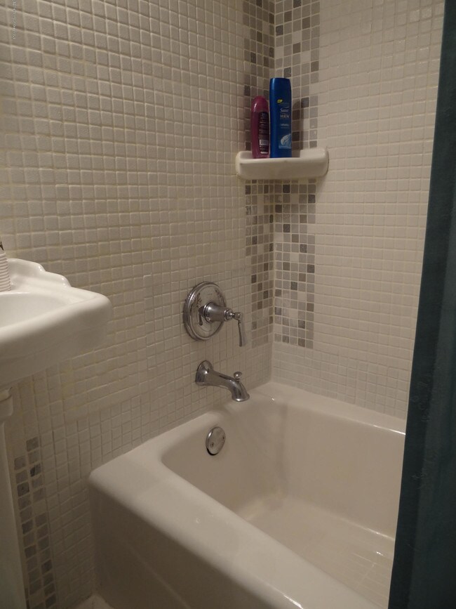 Building Photo - 132 Stockton Ave